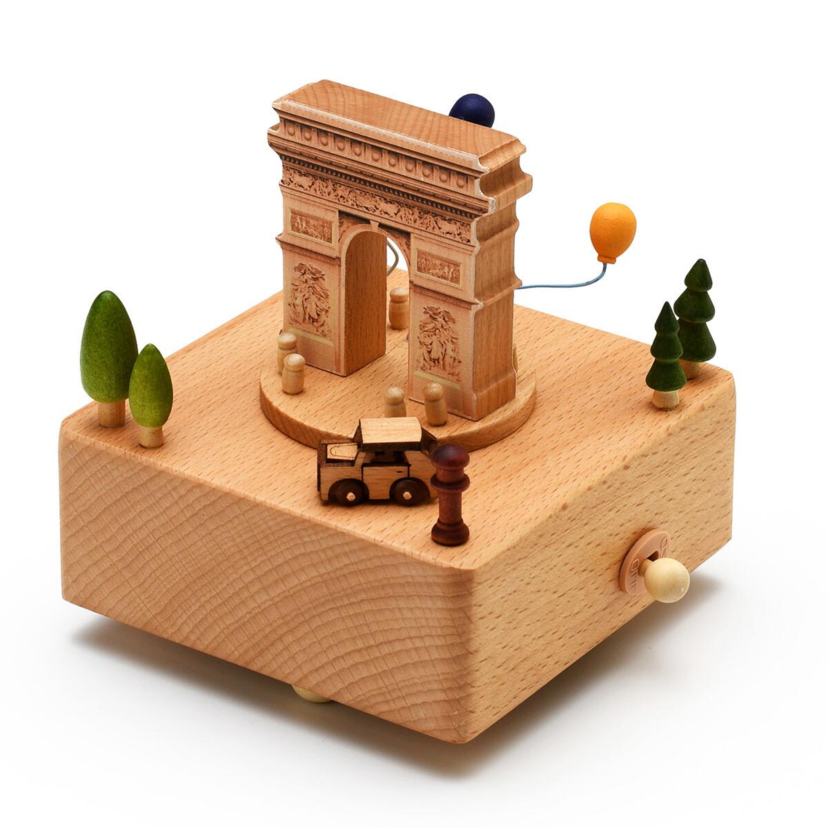 Arc de Triomphe and a car in motion (Melody：Castle in the Sky)