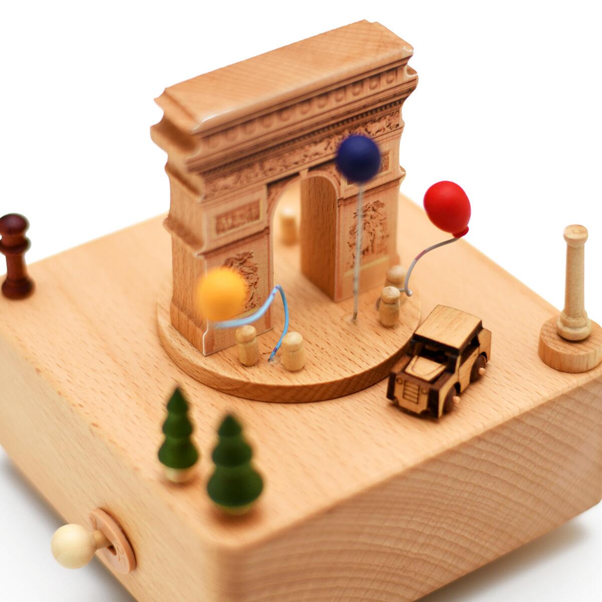 Arc de Triomphe and a car in motion (Melody：Castle in the Sky)